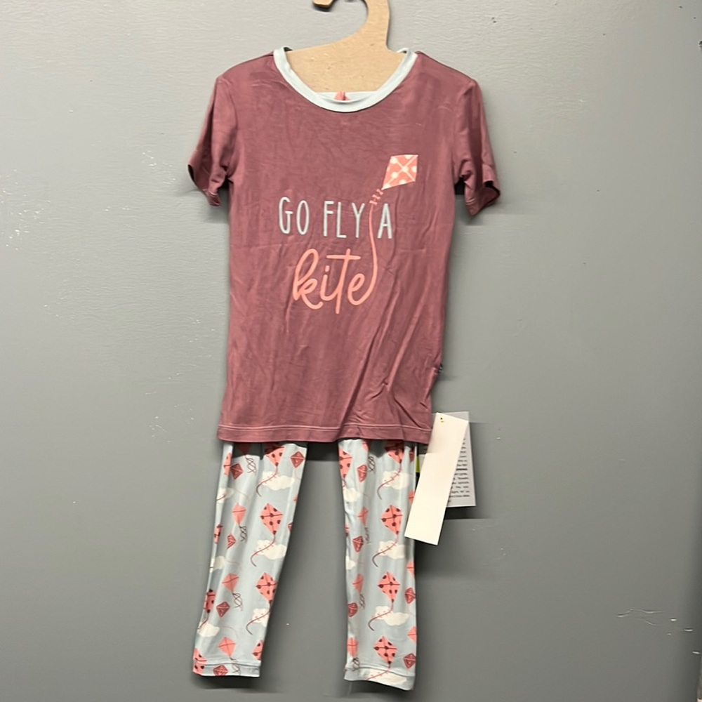 Kickee pants short sleeve spring day kites